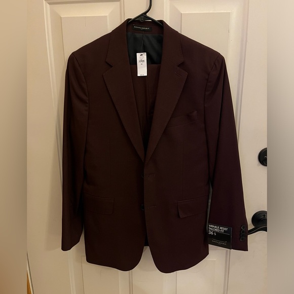 Banana Republic Other - Men’s Size 36S/28X28 Tailored Burgundy Banana Republic Suit NWT.